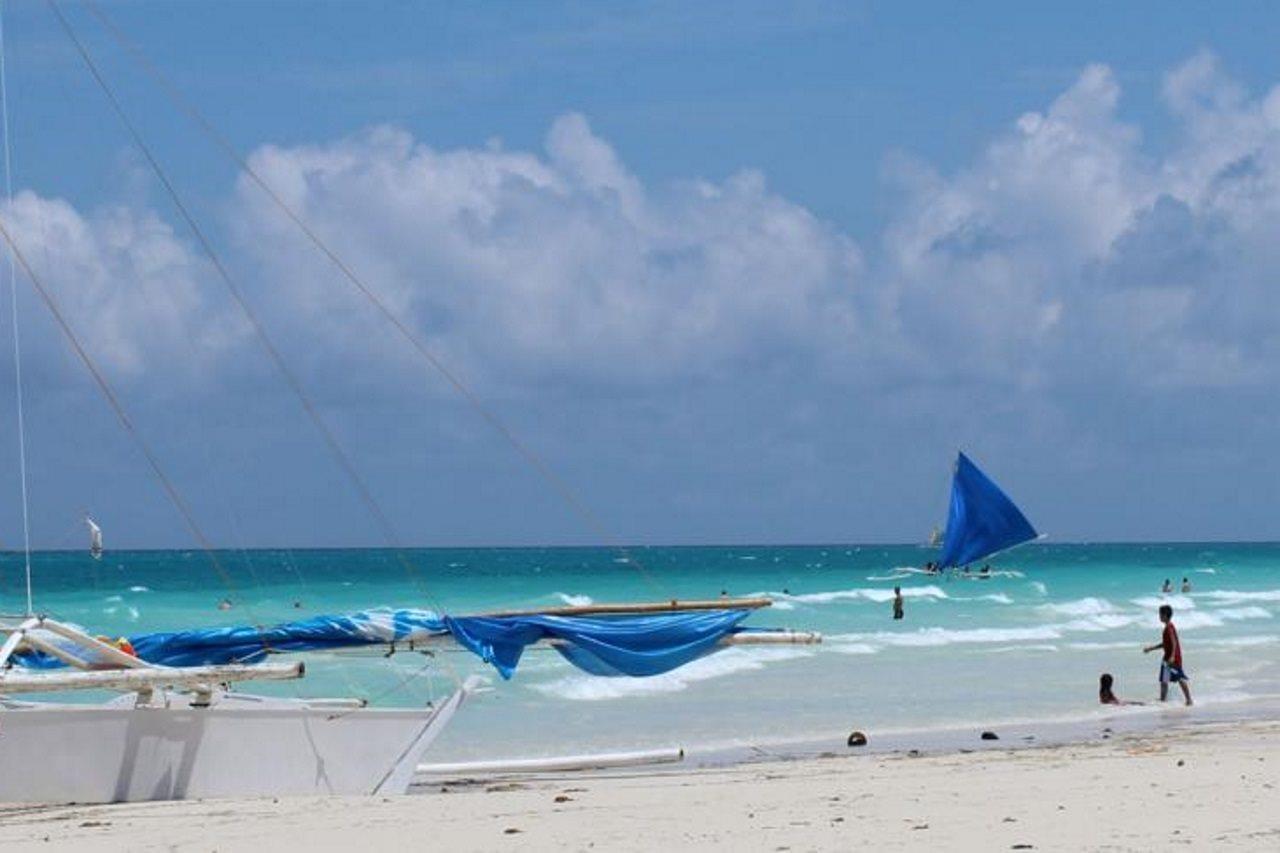 Seabird International Resort Balabag  Exterior photo